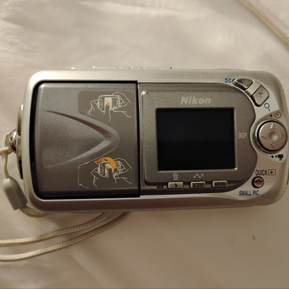 Nikon coolpix 3500 camera 3.2 Mega Pixels